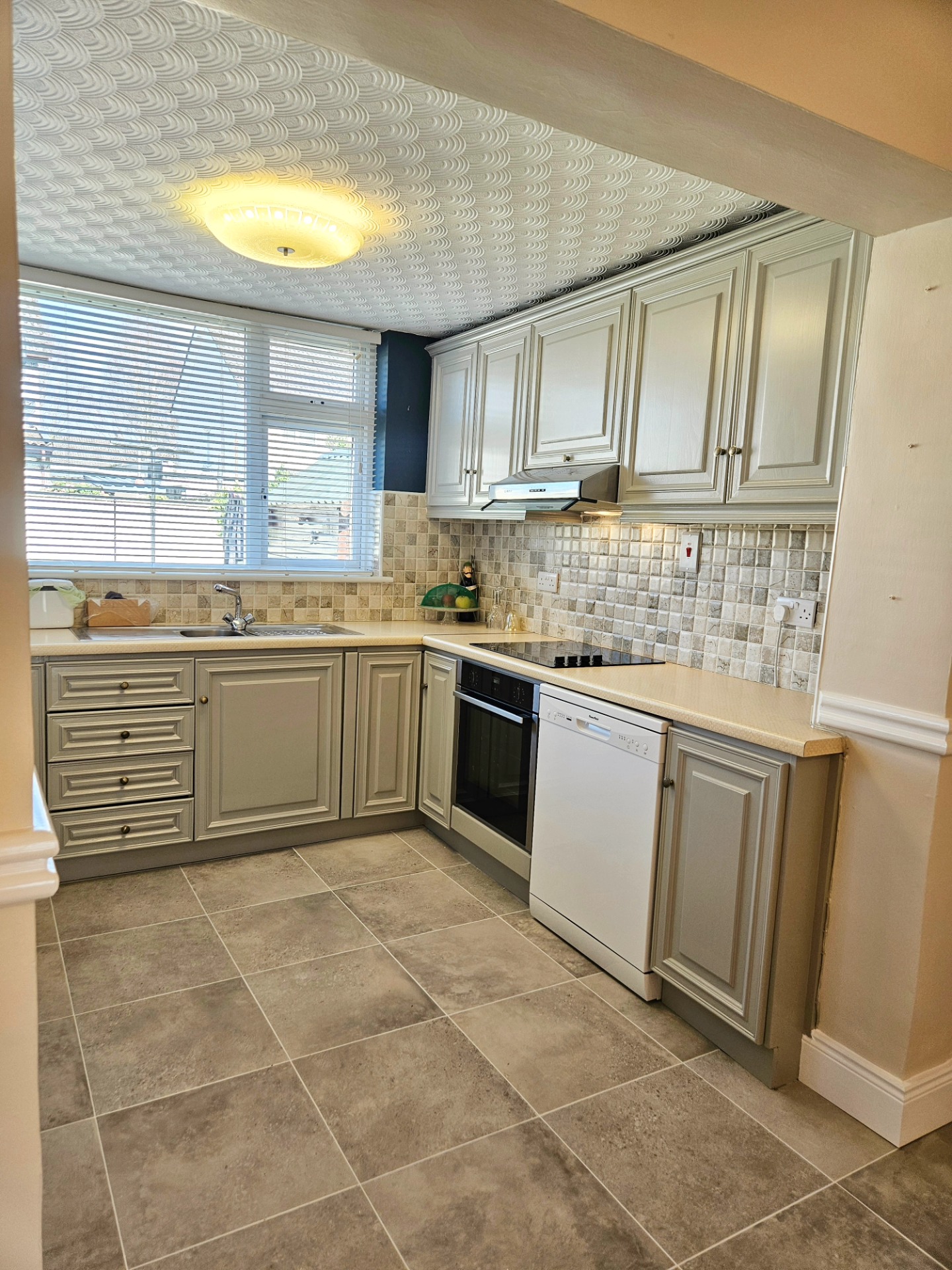 Modern freshly painted kitchen cabinets